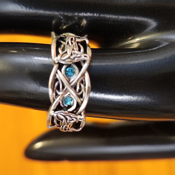 Celtic Blue Rhinestone Ring Wolf Pattern Double Wolf Rhinestone NWT - Picture 12 of 12